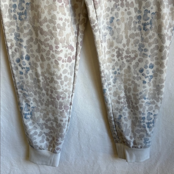 Stars Above watercolor print fleece joggers, size M - Picture 3 of 8